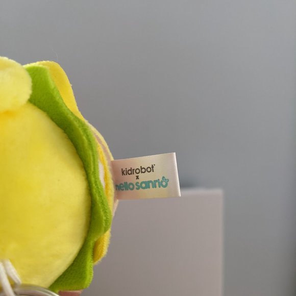 Kidrobot x Sanrio Pom Pom Purin Burger Plush - Picture 3 of 3